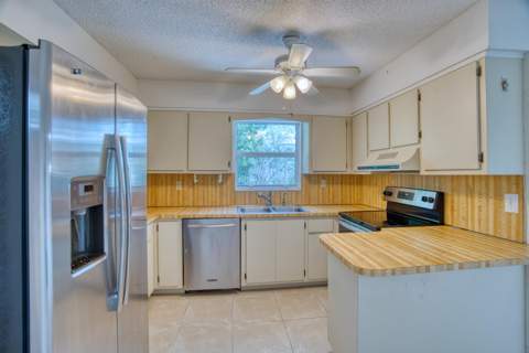 207 Hibiscus Street, Plantation Key FL - photo 17 of 42