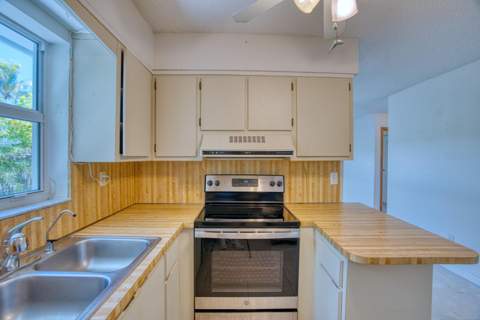 207 Hibiscus Street, Plantation Key FL - photo 18 of 42