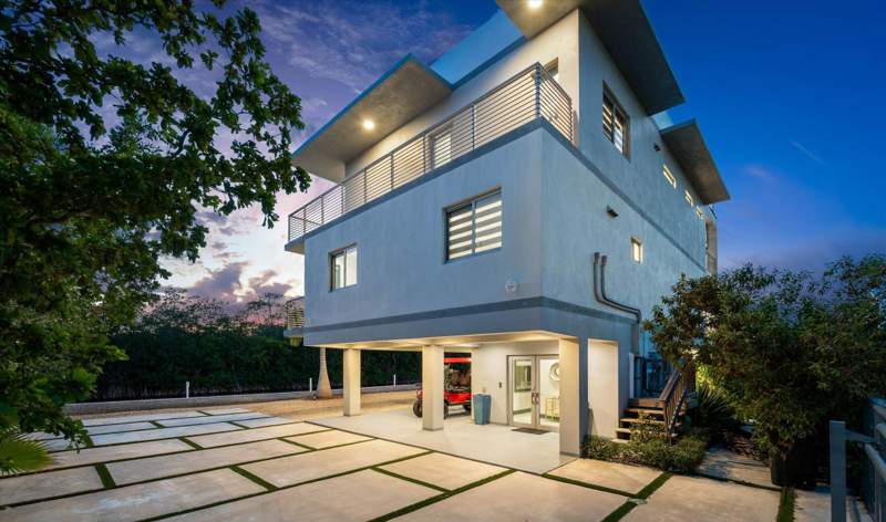 5 bedroom Single Family Residence at 475 Bahia Honda Road, Lake Surprise Properties (106.0), Key Largo — photo 3