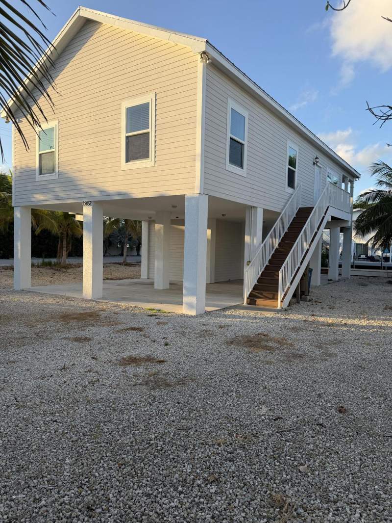 3 bedroom Single Family Residence at 27452 Anguila Lane, Breezeswept Bch Est (27.5), Ramrod Key — photo 3