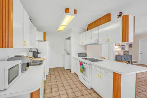 12690 Overseas Highway #Apt 52, Marathon FL - photo 14 of 43
