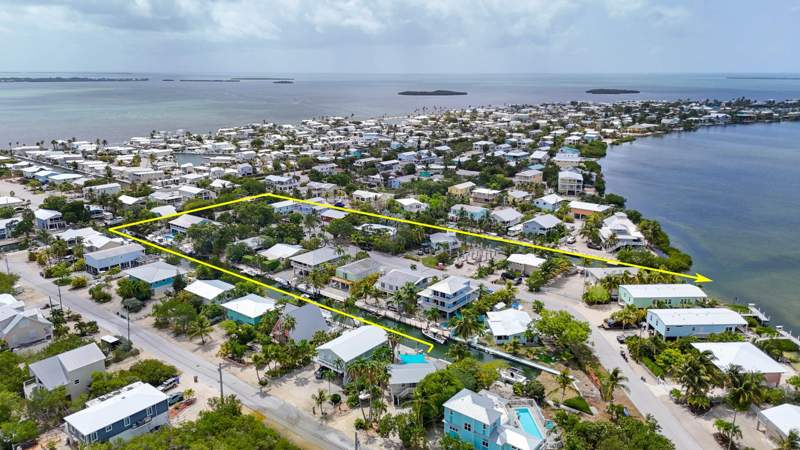 3 bedroom Single Family Residence at 22832 John Silver Lane, Cutthroat Harbor Est (23.0), Cudjoe Key — photo 2