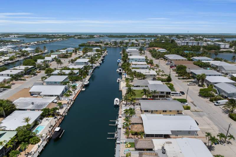 2 bedroom Half Duplex at 261 3Rd Street, Key Colony Beach (53.5), Key Colony — photo 3