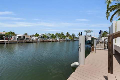 261 3Rd Street, Key Colony FL - photo 7 of 44