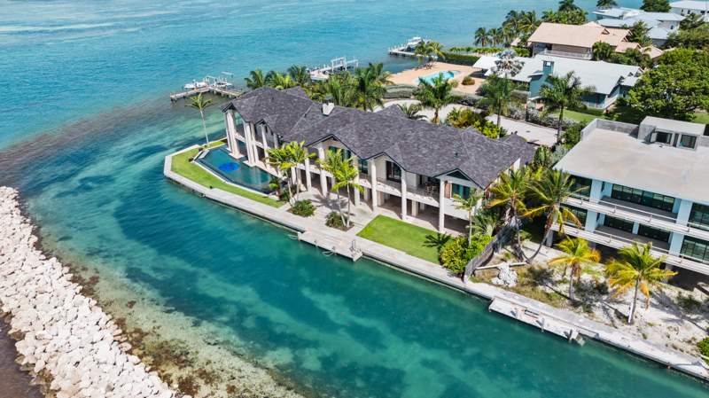 3 bedroom Single Family Residence at 201 W Seaview Drive, Plantation Island (61.0), Duck Key — photo 5