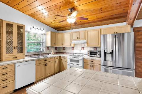 895 Ellen Drive, Key Largo FL - photo 7 of 35