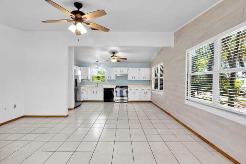 1821 Bittersweet Avenue, Big Pine Key FL - photo 15 of 52