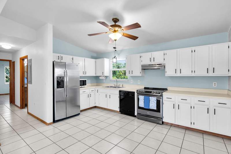 3 bedroom Single Family Residence at 1821 Bittersweet Avenue, Eden Pines Colony (29.0), Big Pine Key — photo 3