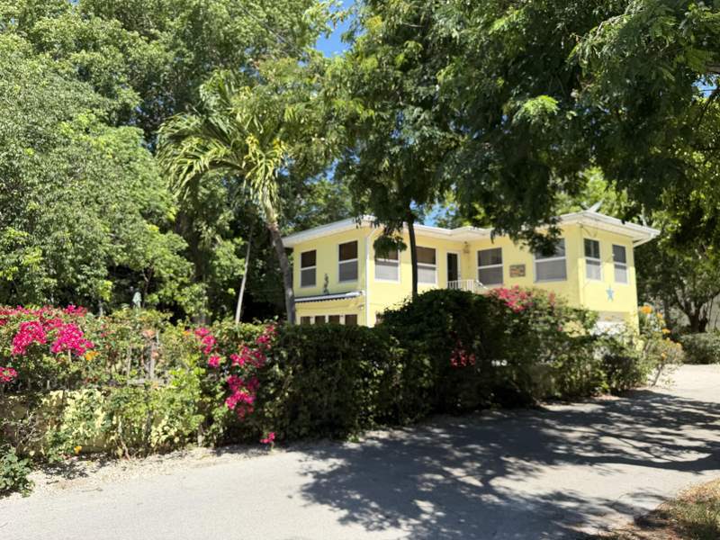 3 bedroom Single Family Residence at 140 S Bay Harbor Drive, Bay Harbor (95.0), Key Largo — photo 3