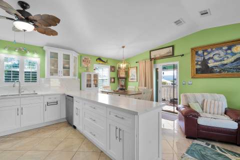 29313 Coconut Palm Drive, Big Pine Key FL - photo 7 of 40
