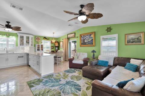 29313 Coconut Palm Drive, Big Pine Key FL - photo 6 of 40