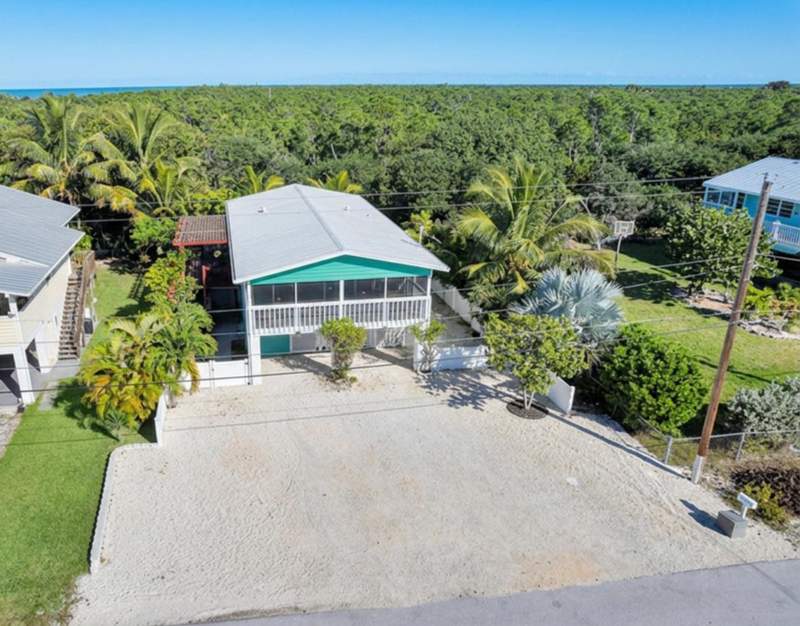 2 bedroom Single Family Residence at 29313 Coconut Palm Drive, Eden Pines Colony (29.0), Big Pine Key — photo 2