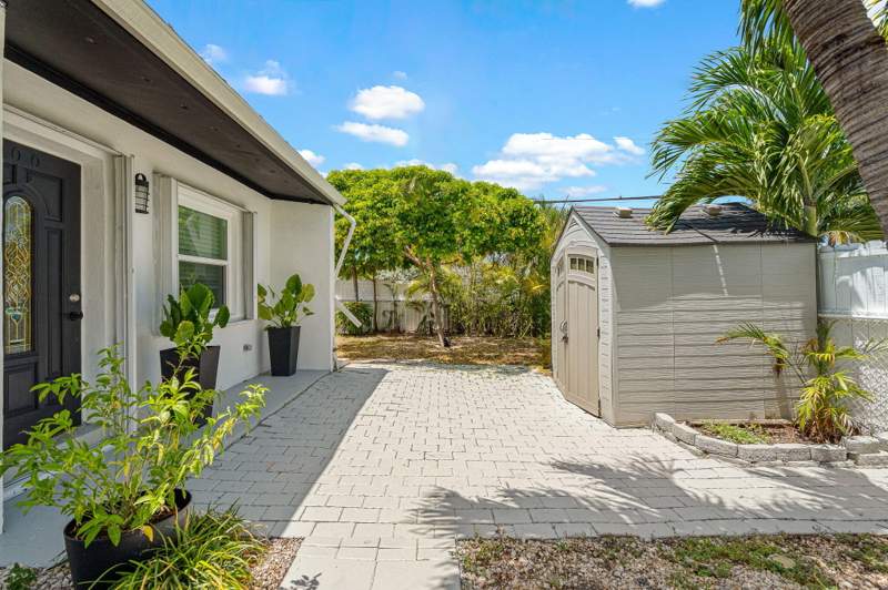 4 bedroom Multi-Units at 1300 Ashby Street, Monroe Investement Co Sub (2.0), Key West — photo 4