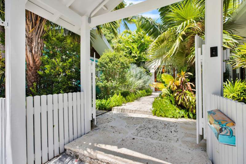 5 bedroom Single Family Residence at 411 Louisa Street, Old Town - Unlisted (1.0), Key West — photo 3