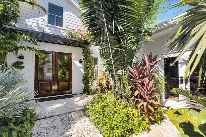 5 bedroom Single Family Residence at 411 Louisa Street, Old Town - Unlisted (1.0), Key West — photo 4