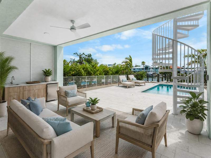5 bedroom Single Family Residence at 111 Avenue D #2, Coco Plum Beach (54.5), Marathon — photo 3
