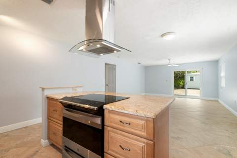 124 Coral Avenue, Plantation Key FL - photo 11 of 45