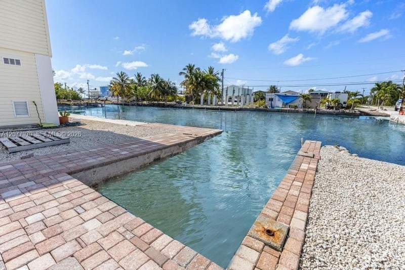 3 bedroom Single Family Residence at 31490 Avenue F #Avenue F, Sands Sub (31.0), Big Pine Key — photo 2