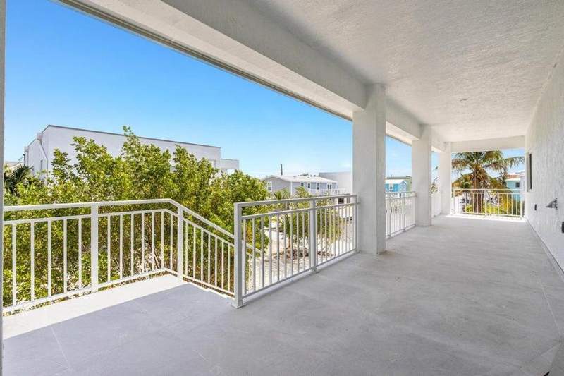 4 bedroom Single Family Residence at 31441 Avenue F, Sands Sub (31.0), Big Pine Key — photo 3