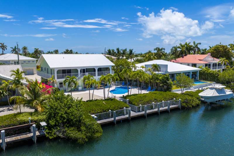 7 bedroom Single Family Residence at 285 13Th Street, Coury Sub (53.5), Key Colony — photo 3