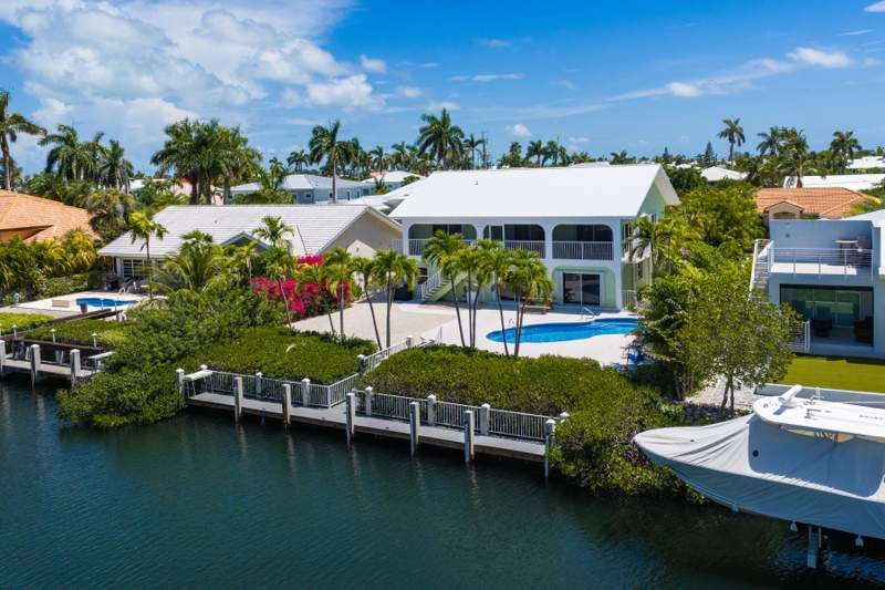 7 bedroom Single Family Residence at 285 13Th Street, Coury Sub (53.5), Key Colony — photo 4