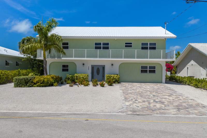 7 bedroom Single Family Residence at 285 13Th Street, Coury Sub (53.5), Key Colony — photo 5