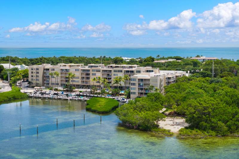 2 bedroom Condominium at 88500 Overseas Highway #407, Summer Sea (88.5), Plantation Key — photo 2