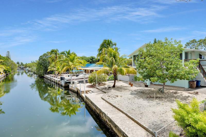 3 bedroom Single Family Residence at 29207 Cypress Drive, Eden Pines Colony (29.0), Big Pine Key — photo 4