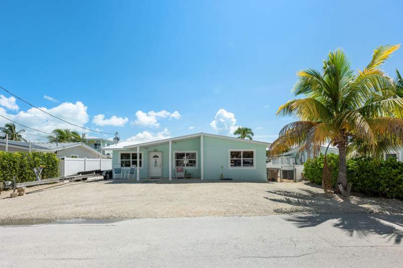 3 bedroom Single Family Residence at 410 85Th Street Ocean, Sunny Isle (52.0), Marathon — photo 3