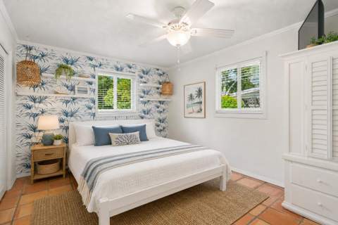 160 Ridge Street, Plantation Key FL - photo 10 of 36
