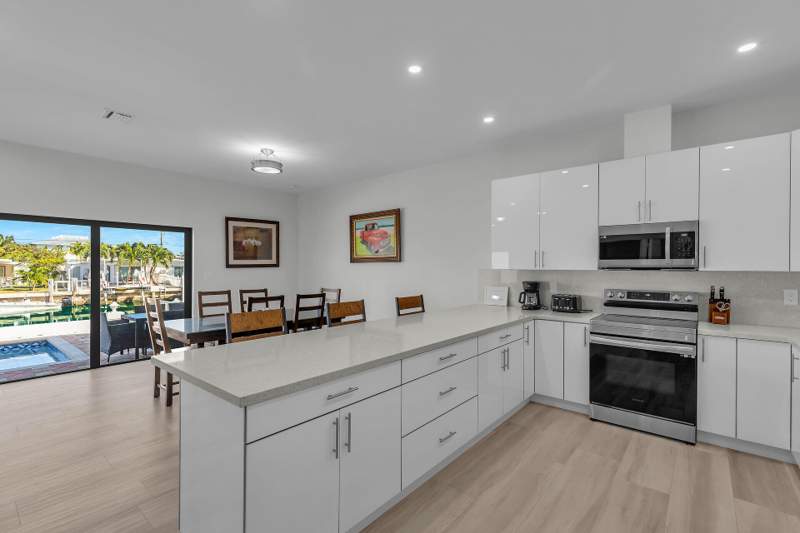 3 bedroom Half Duplex at 232 Sadowski, Marina Sub (54.0), Key Colony — photo 2