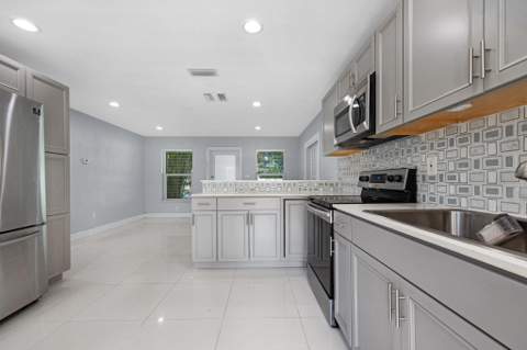 980 Oleander Road, Key Largo FL - photo 9 of 37