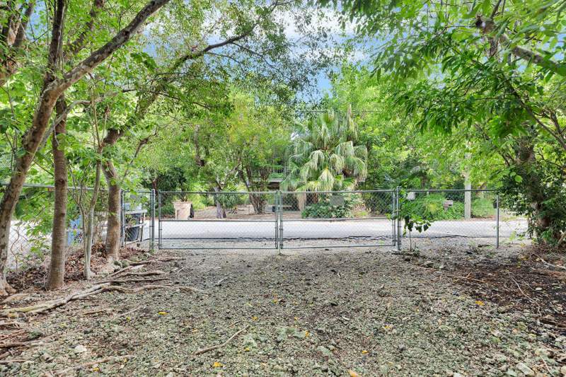 3 bedroom Single Family Residence at 110 Indian Avenue, Harris Ocean Park (93.0), Key Largo — photo 3