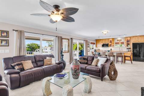 114 N Coconut Palm Boulevard, Plantation Key FL - photo 11 of 67