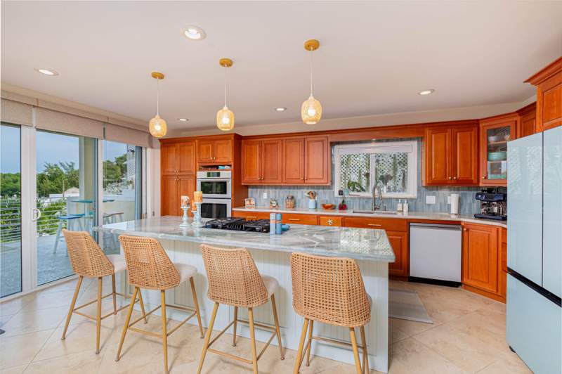 3 bedroom Single Family Residence at 148 Riviera Drive, Fontaine Lake (90.0), Plantation Key — photo 3