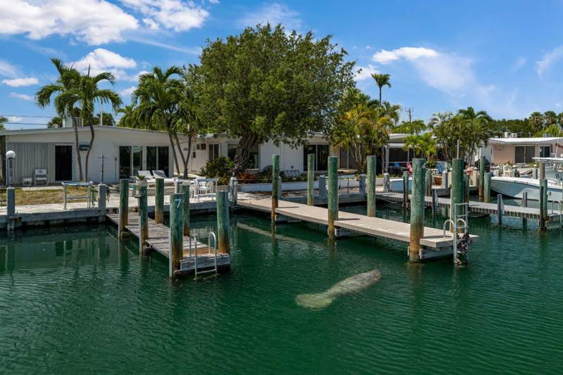 2 bedroom Half Duplex at 8 7Th Street, Key Colony Bch Yacht (53.5), Key Colony — photo 4
