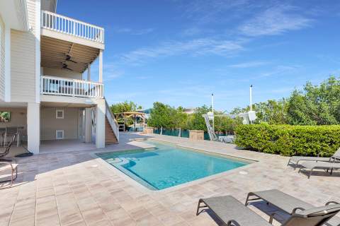 333 Indies Road, Ramrod Key FL - photo 9 of 66