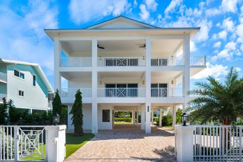 195 Ojibway Avenue, Plantation Key FL - photo 19 of 109