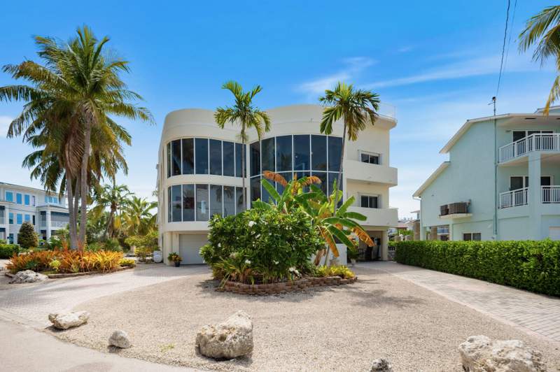 4 bedroom Single Family Residence at 101 Buena Vista Court, Port Antigua (74.5), Lower Matecumbe — photo 2