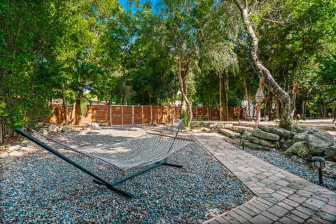 119 S Rolling Hill Road, Plantation Key FL - photo 21 of 32