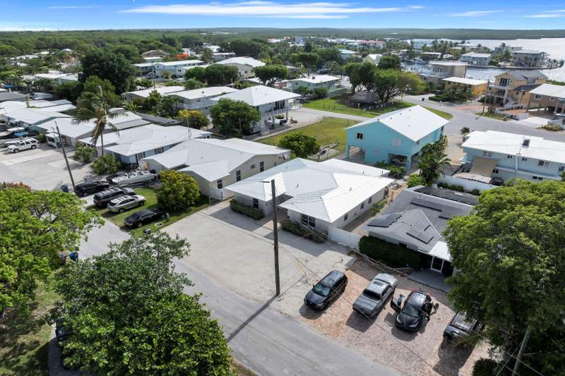 4 bedroom Single Family Residence at 304 2Nd Ter, Largo Sound Vill (104.0), Key Largo — photo 5