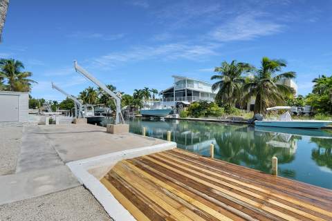 947 Gulf Drive, Summerland Key FL - photo 9 of 39