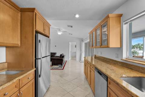 947 Gulf Drive, Summerland Key FL - photo 14 of 39