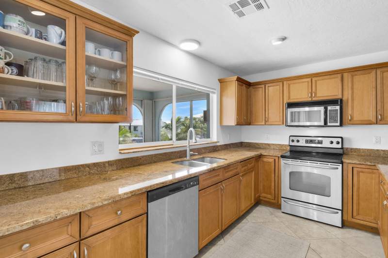 3 bedroom Single Family Residence at 947 Gulf Drive, Summerland Cove Isle (25.5), Summerland Key — photo 5