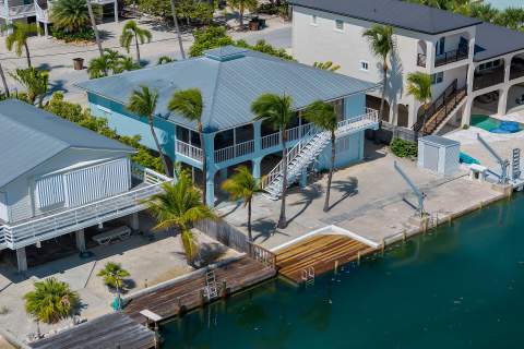 947 Gulf Drive, Summerland Key FL - photo 8 of 39