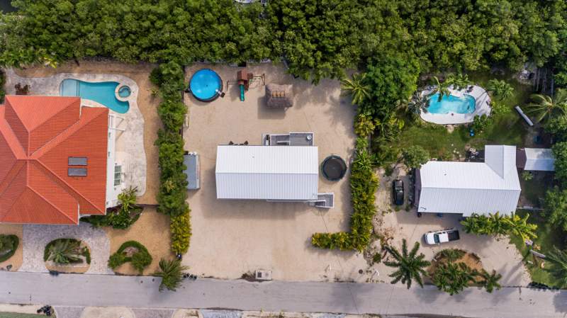 3 bedroom Single Family Residence at 1325 Avenue H, Coco Plum (54.6), Marathon — photo 2
