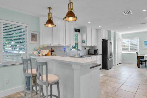 202 Hibiscus Street, Plantation Key FL - photo 7 of 28