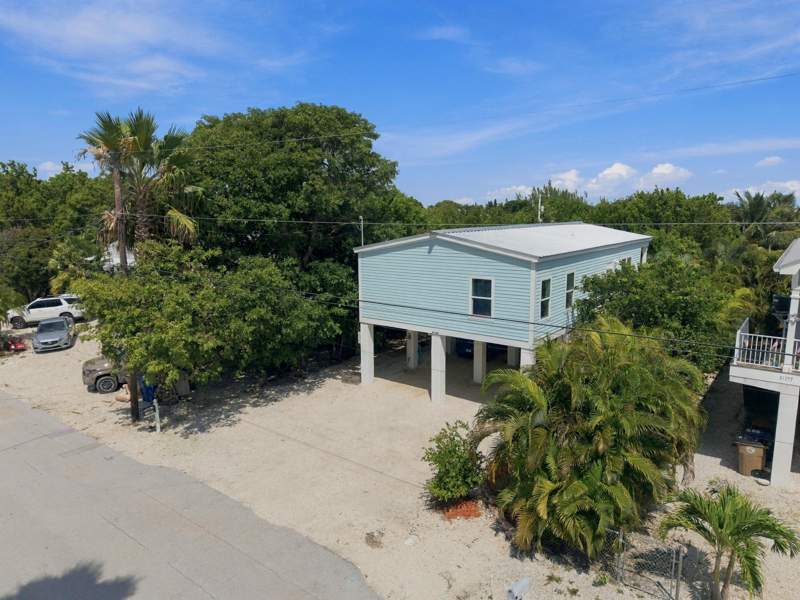 3 bedroom Single Family Residence at 31169 Avenue G, Sands Sub (31.0), Big Pine Key — photo 2