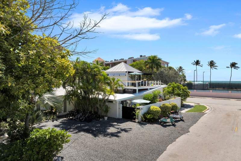 5 bedroom Single Family Residence at 1401 Atlantic Boulevard, Macros Subd (2.0), Key West — photo 3