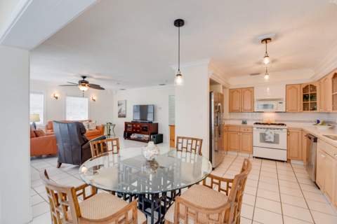 667 E Caribbean Drive, Summerland Key FL - photo 8 of 54